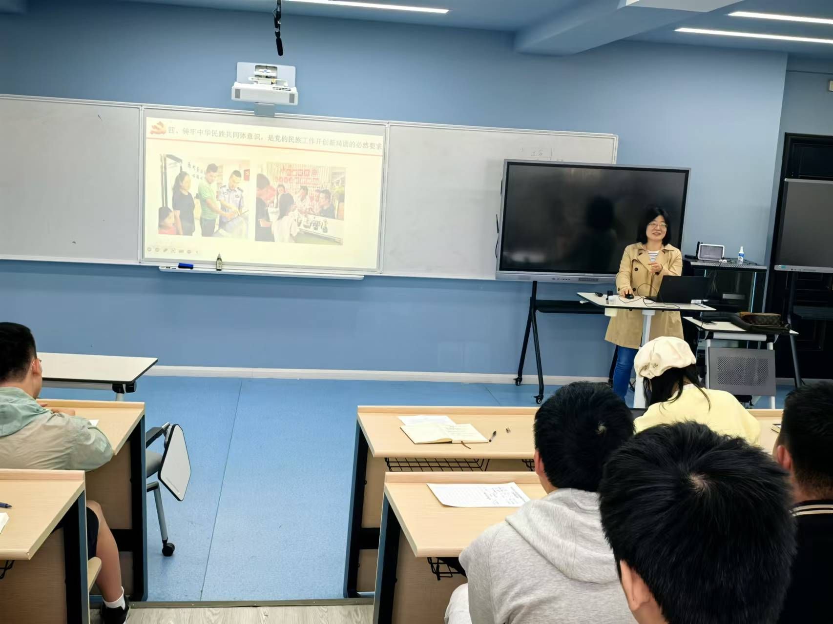 BBIN官网
开展铸牢中华民族共同体意识专题讲座